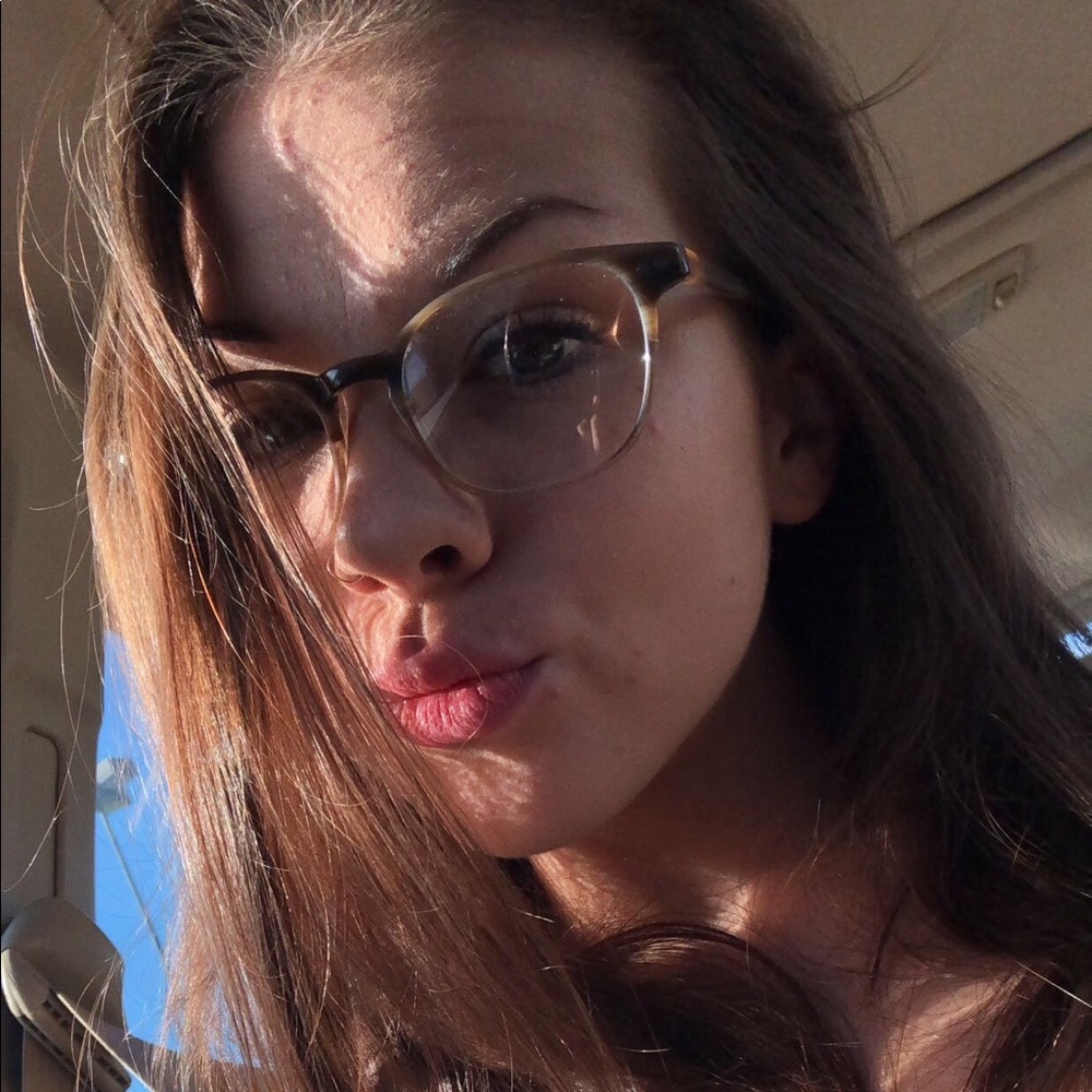 Meet your Posher, Kendra